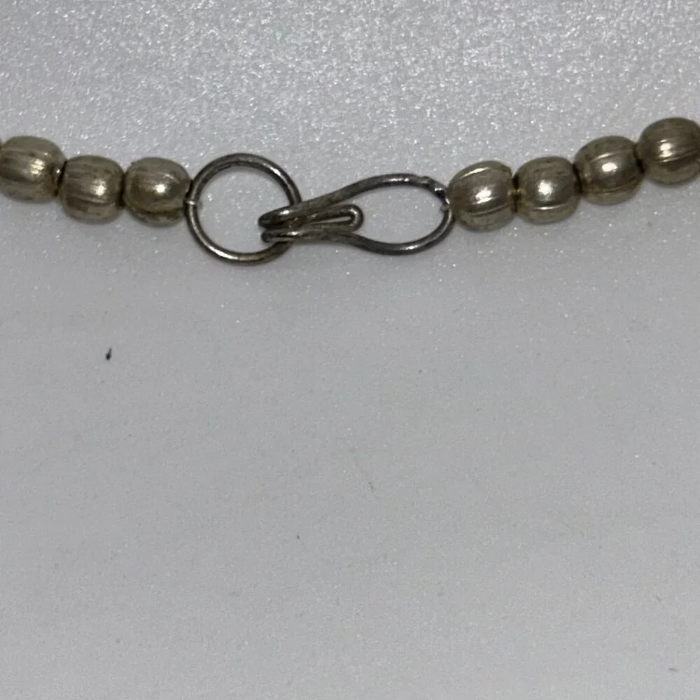 Vintage Coral Color Beaded Necklace With Ornate Metal Accents & Hook Clasp - Picture 6 of 11